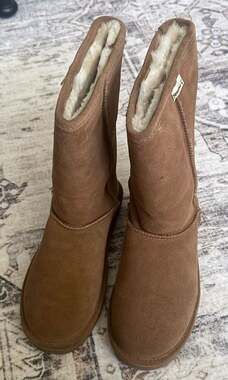 Bearpaw Women's Elle Short Suede Winter Boots Hickory Size 10